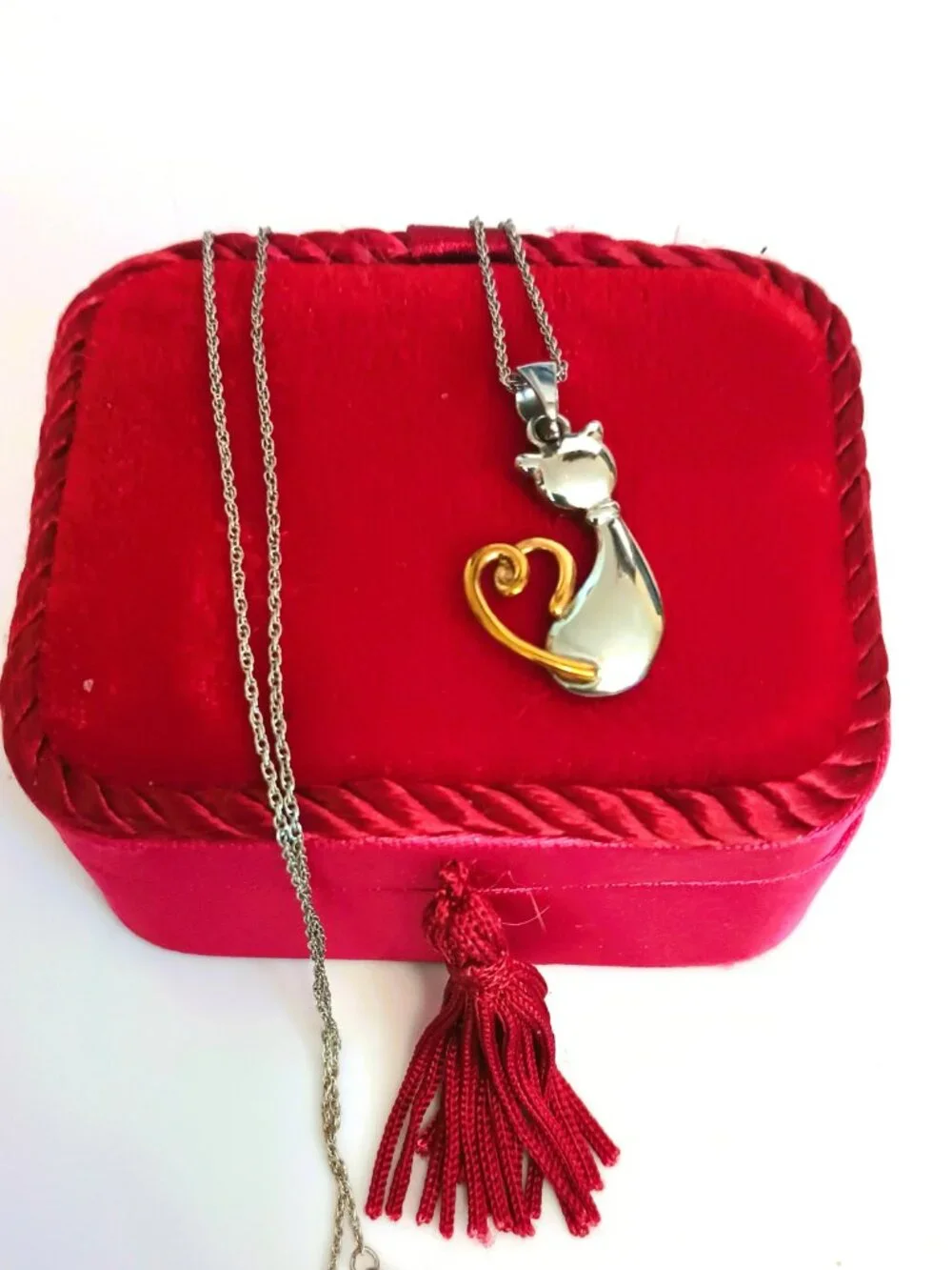 JCM Hallmark Cat Pendant Necklace 18